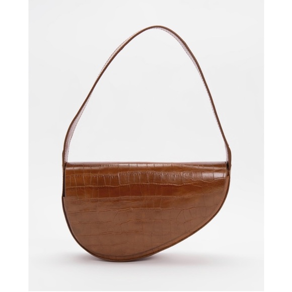 Aere Shoulder Bag - Picture 1 of 3